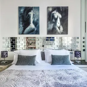 Your Place In Appartamento